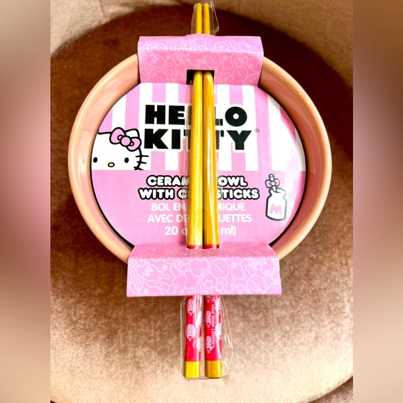 Hello Kitty Ramen Bowl with Chopsticks - Picture 2 of 4